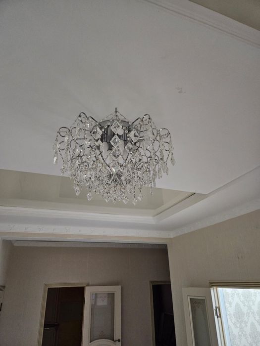 Продам люстру в очень хорошем состояний