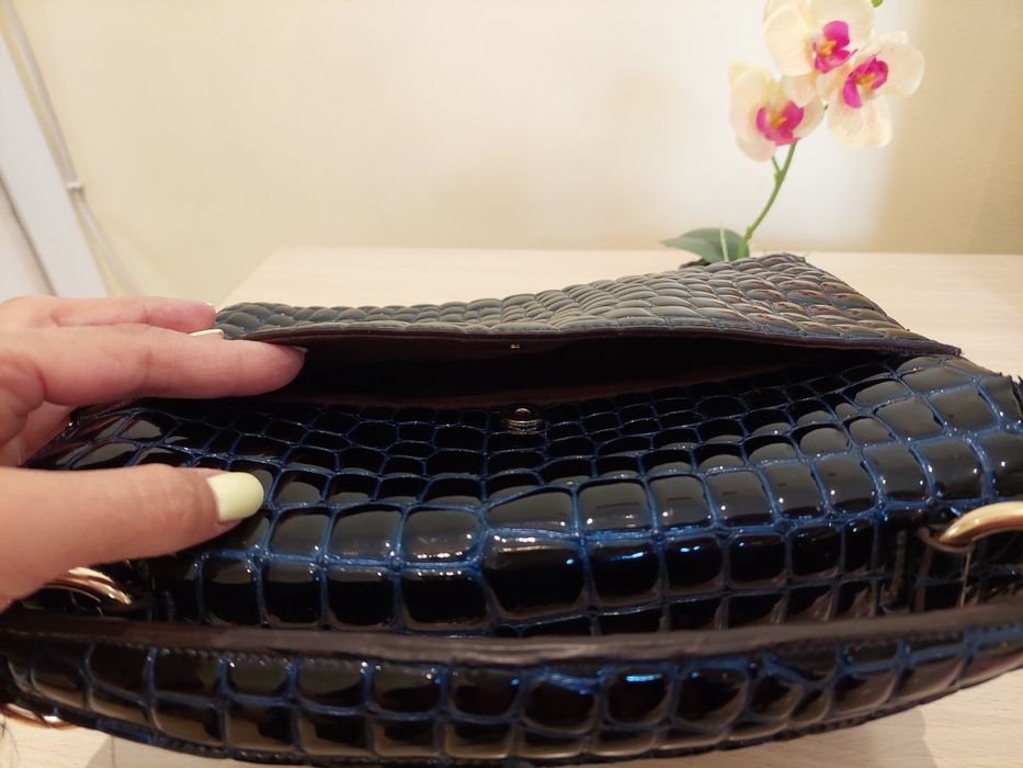 Сумка дамская лакированная