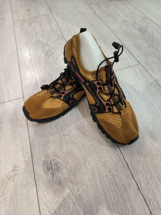 Pantofi sport drumetii