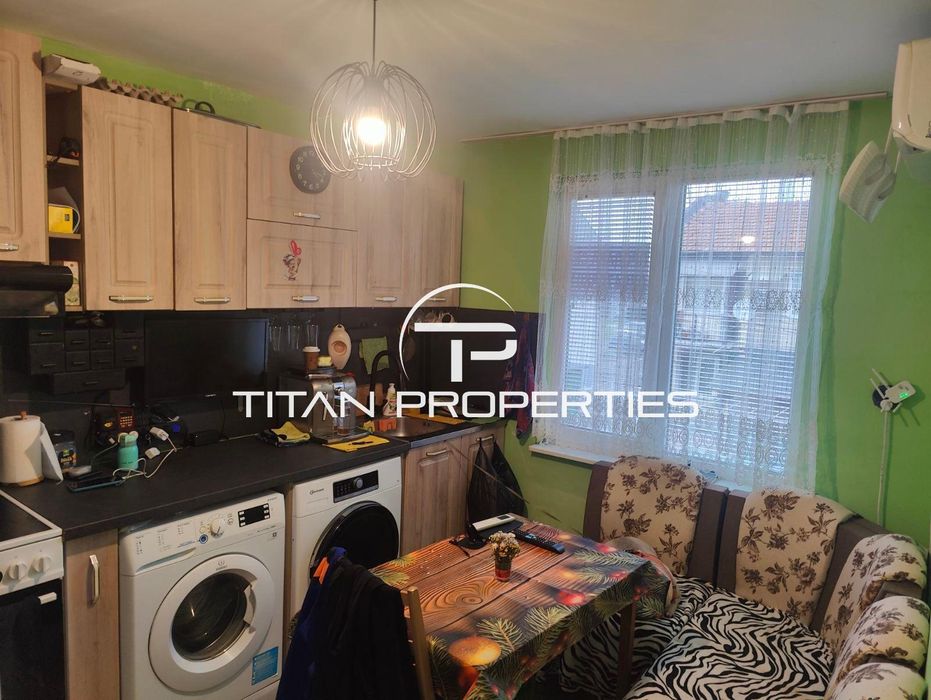 Двустаен апартамент  в кв. Долно Езерово