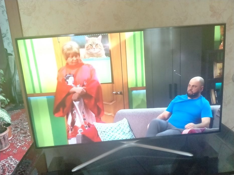 Продам телевизор диагональ 102 см. Самсунг 3д. Очки пульт есть