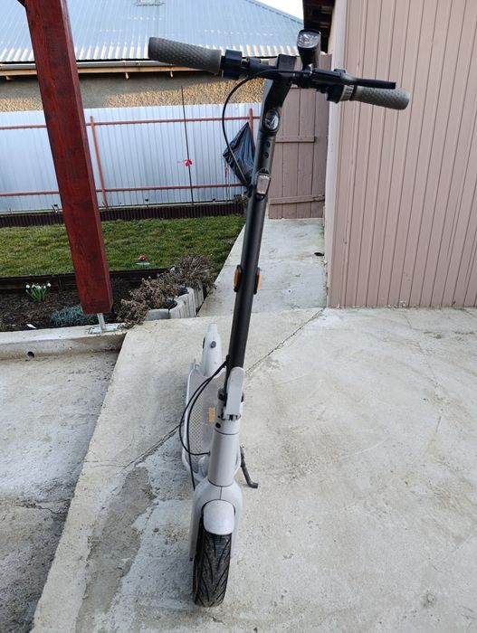 Trotinetă electrică ieftină
