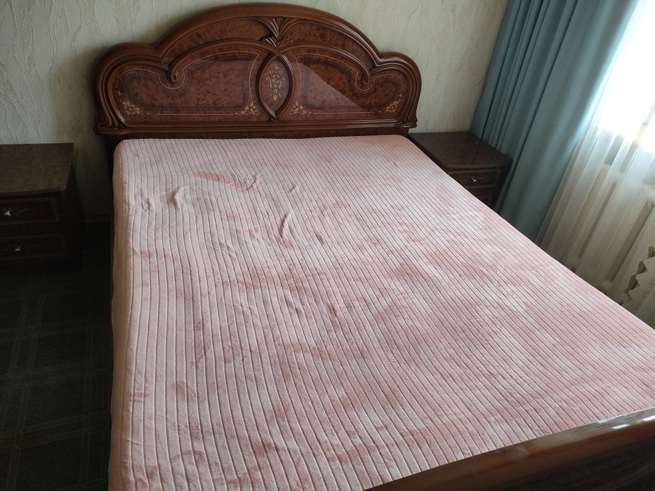 Продам спальный гарнитур