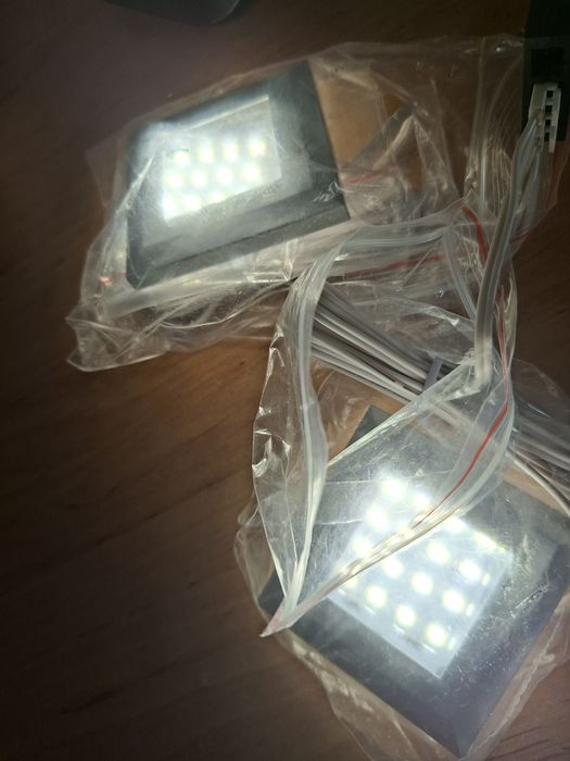 LED плафон за мебели със захранване