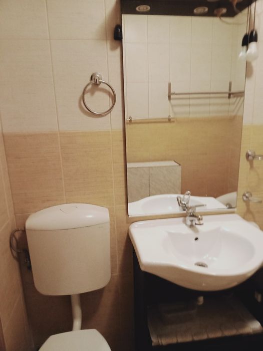 Închiriez apartament  1 camera Florești