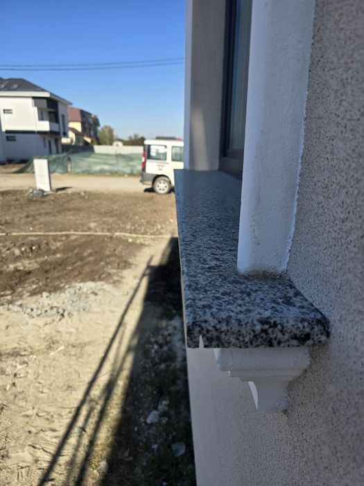 Glafuri, blaturi, trepte, pardoseli din marmură și granit la comanda