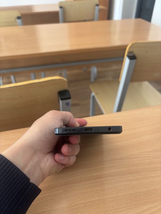 Продается бюджетный телефон цена адыкватная Oppo A57Spro