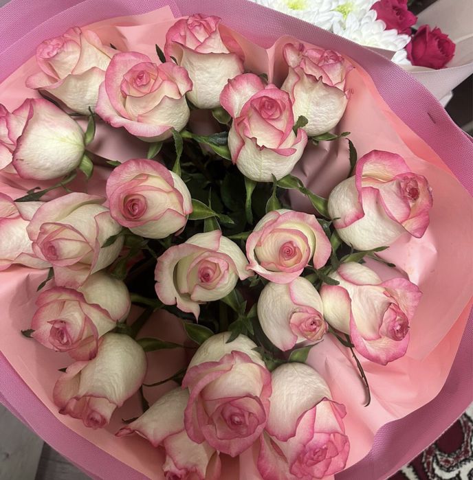 Продаются два букета цветов