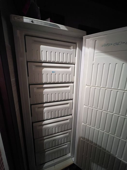 Продам морозильну камеру