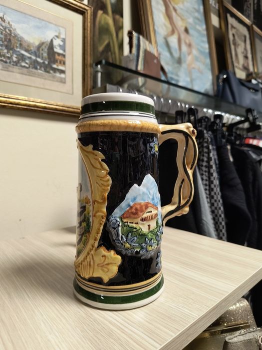 Старинни халби и чайник