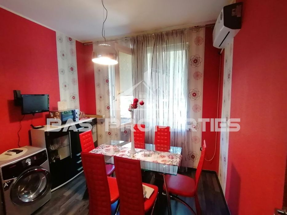 Дава се под наем Тристаен апартамент в София, Център - 100 кв.м за 897.6 € - Снимка #3