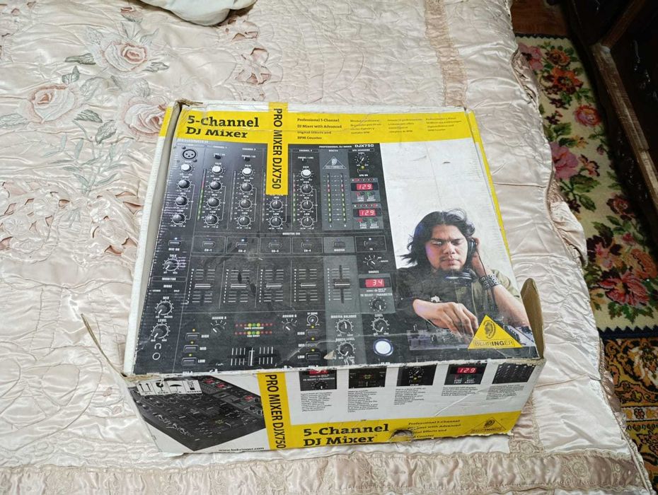 Behringet DJX750