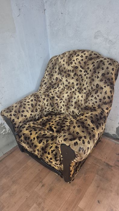 Продам большое кресло