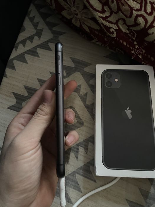 iPhone 11 в хорошем состоянии