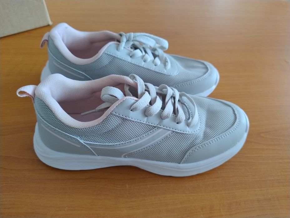 Маратонки за момиче