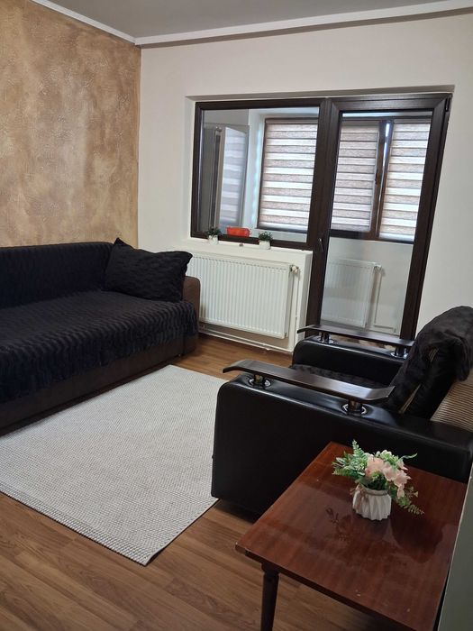 Închiriez garsoniera