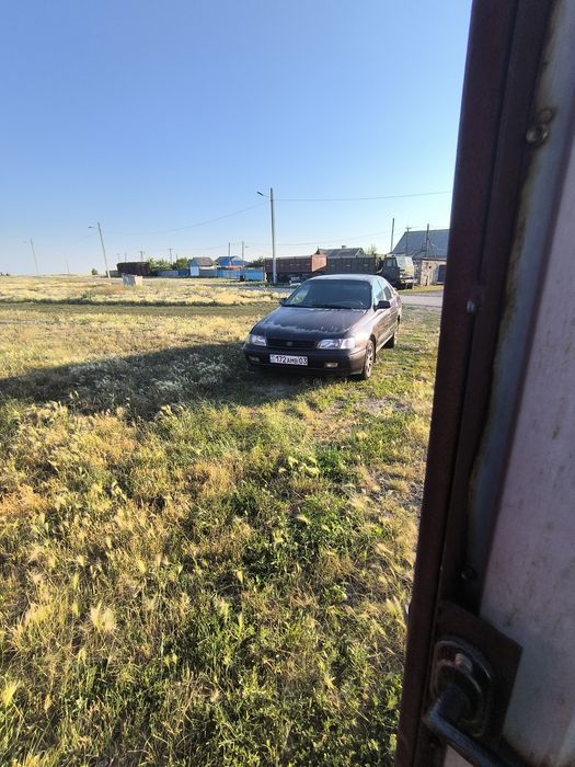 Продам Карину Е срочно