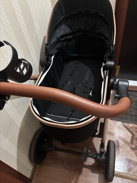 Коляска хорошего качества б/у