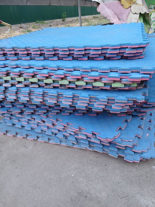 Продаю татами б/у