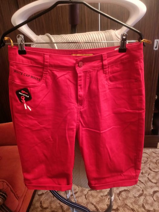 Vând pantaloni scurți dama noi