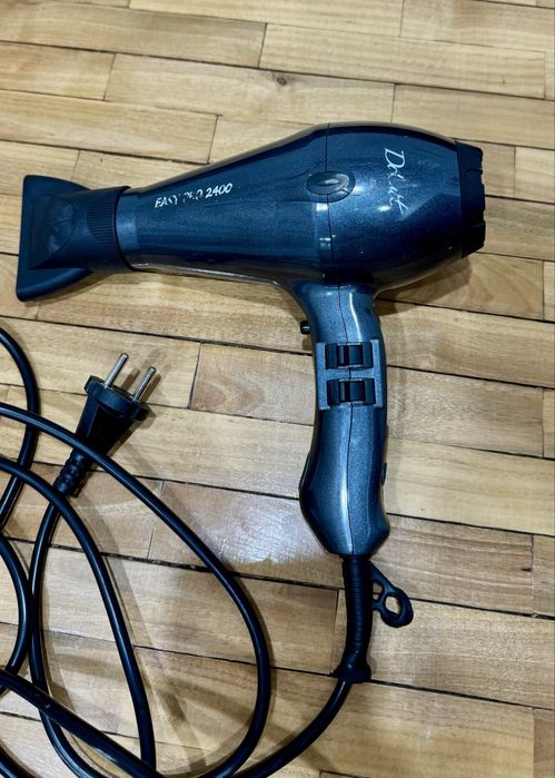 Фен для волос черный