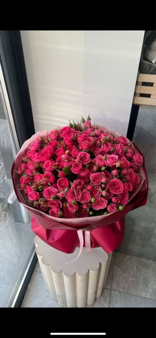 Букет кустовых спрей розы