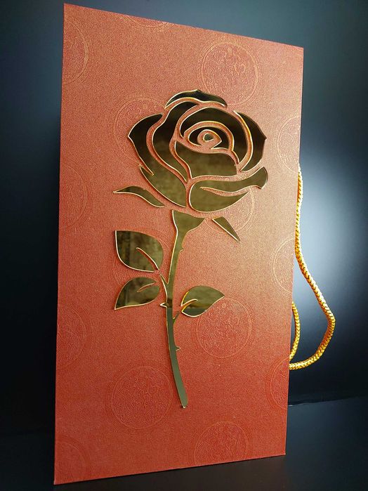 Изысканный Хрустальный Аленький цветок розы в хрустальной вазе