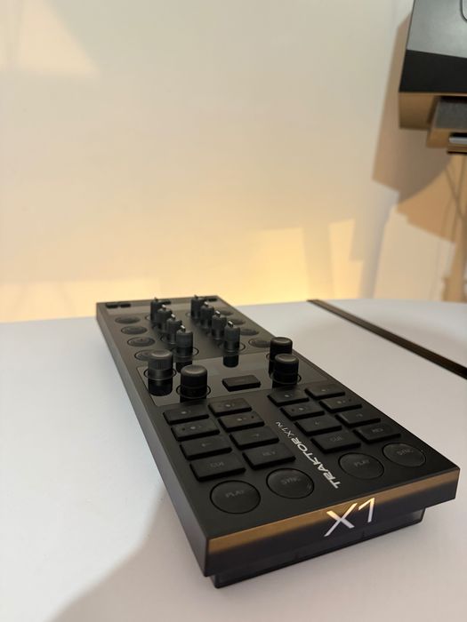 Traktor X1 MK3 - Native Instruments