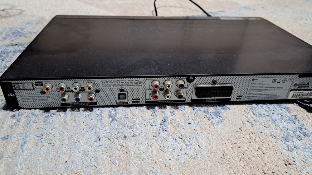 Колонки,сабвуфер,двд-плейер.