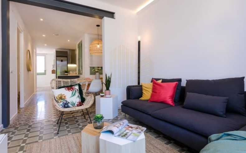 Дава се под наем Тристаен апартамент в Пловдив, Център - 75 кв.м за 209.1 € - Снимка #2