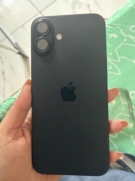 iPhone 16 Plus de vanzare