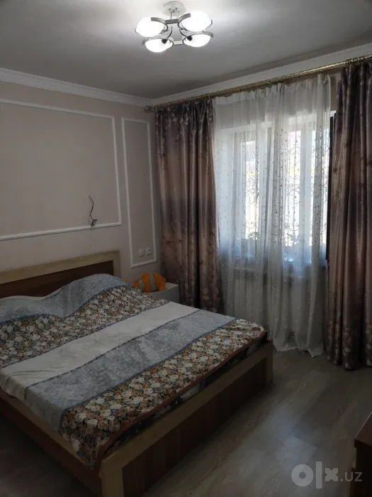 Срочно продаёт дом на Мирабаде