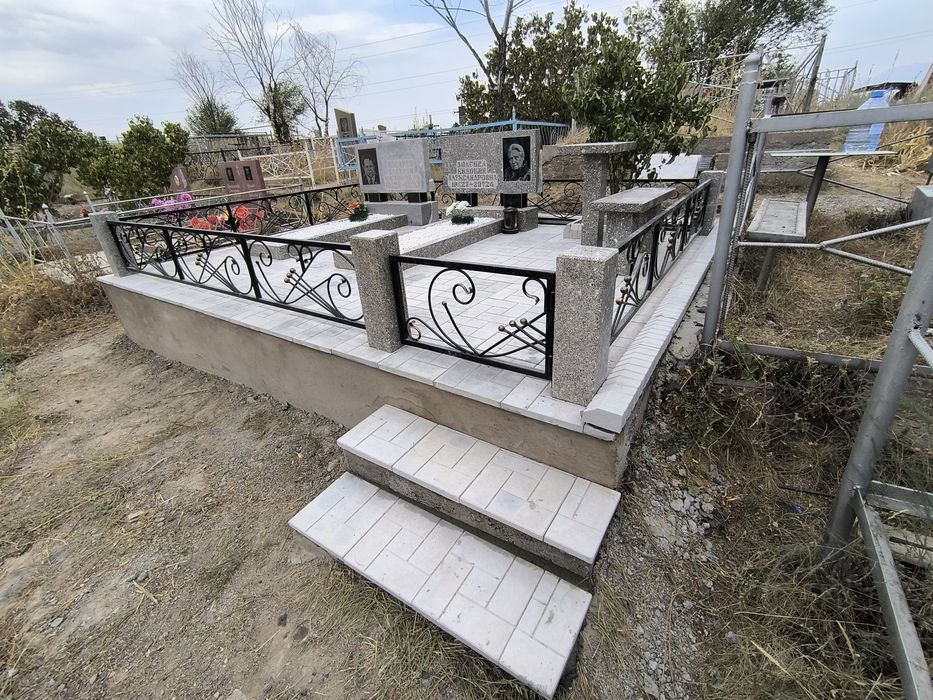 Памятники комплексы Ушарал