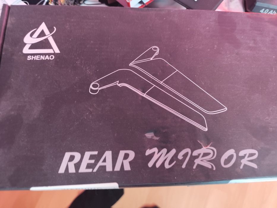 Vând oglinzi moto .