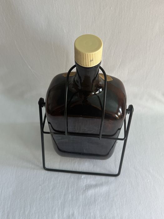 Люлка, празна бутилка от уиски Ballantines , 3L