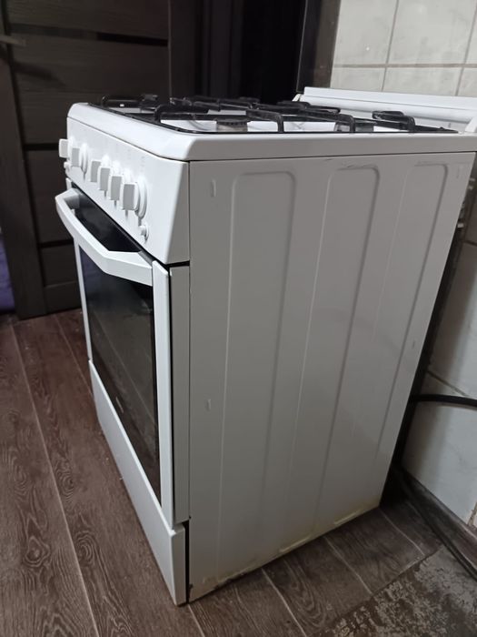 Продаю газ плиту Beko