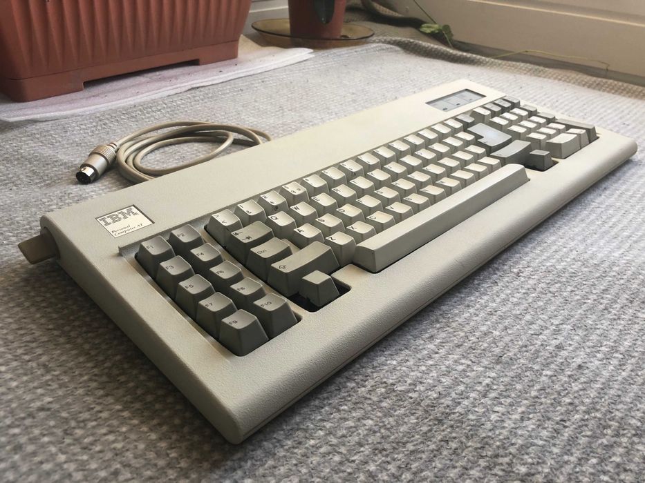 Tastatura mecanica IBM Model F AT Bucuresti Sectorul 6 • OLX.ro