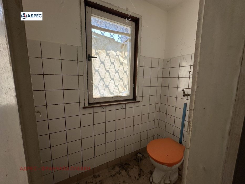 Къща в Плевен, област-с.Петърница площ 146 цена 55000