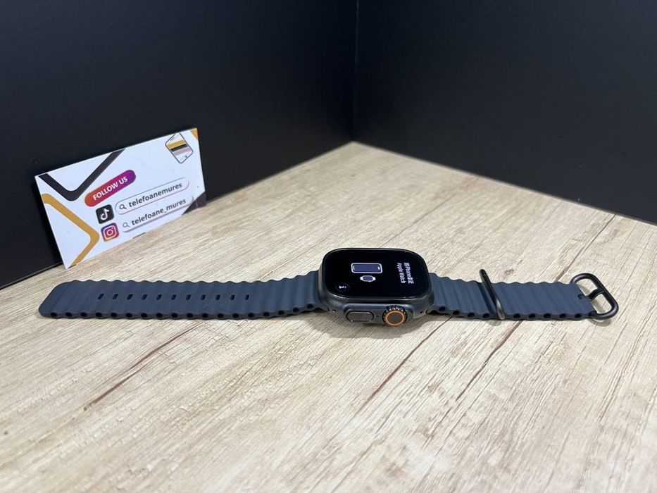 Apple Watch Ultra 3 49mm Black Titanium Black Ocean Band Second-Hand 2