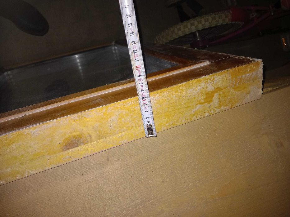 Geam termopan din lemn nuc