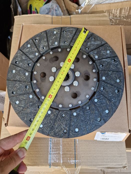 Disc ambreiaj tractor ford super dexta diametrul 280 cu 15 nuturi