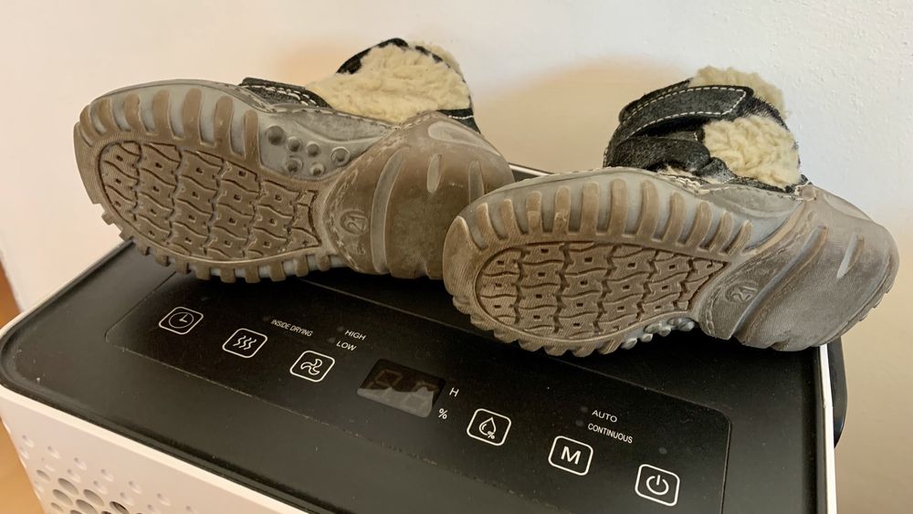 Чисто нови кожени ботушки Ikks, номер 21