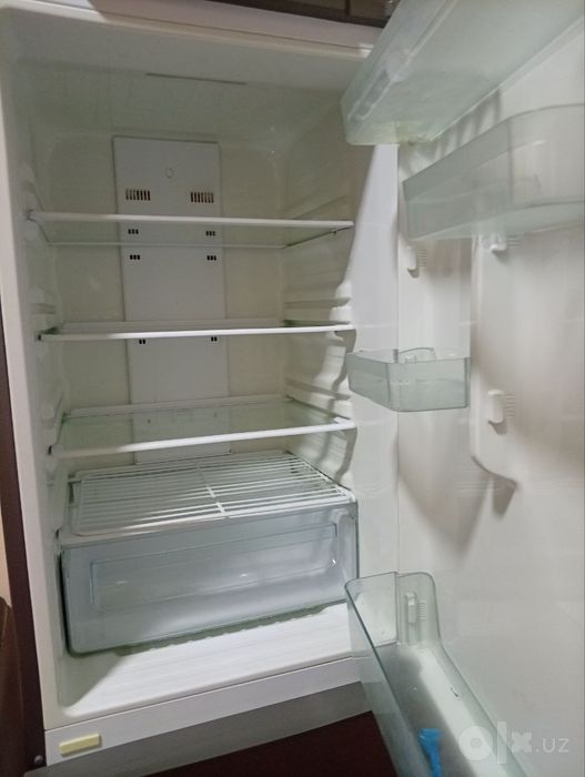 Xaladilnik televizor yotoq mebellari sotiladi