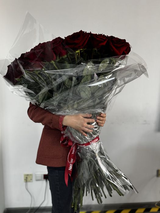 Продам огромный свежий букет роз