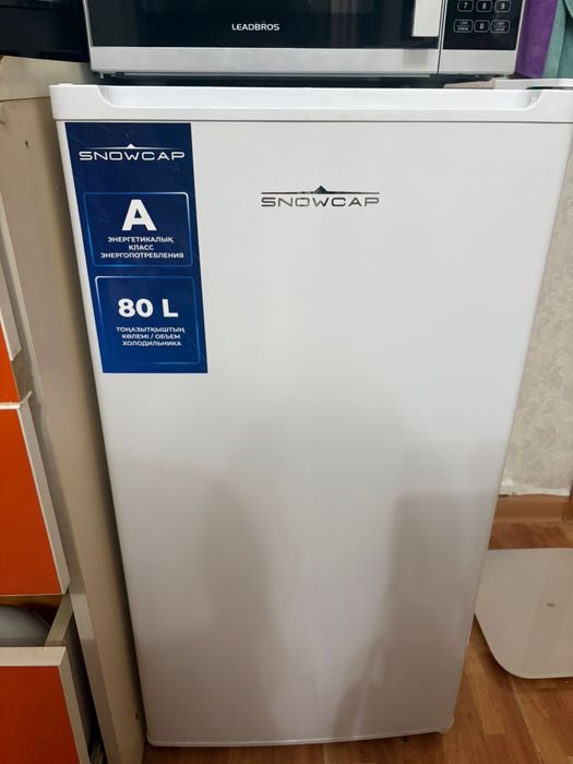 продаю мини холодильник (сверху есть морозилка)