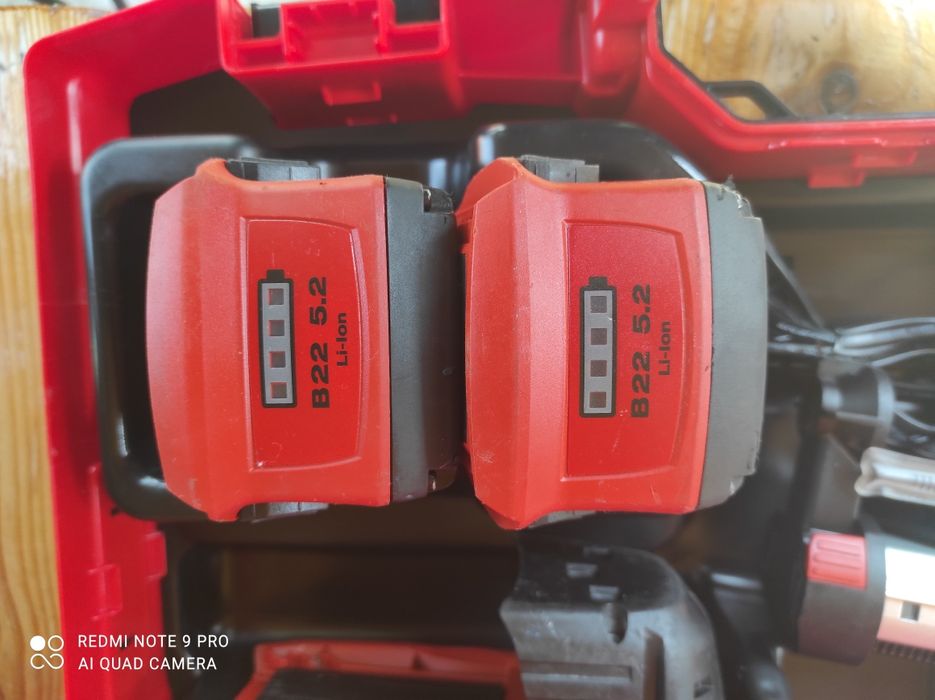 Hilti rotopercutor pe acumulatori cu aspirator.