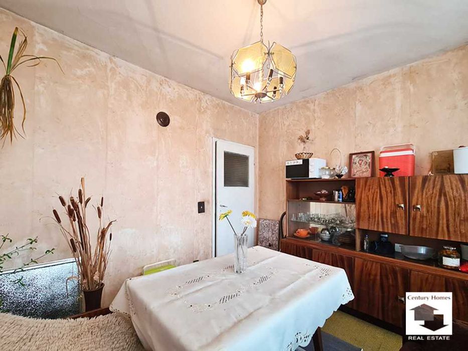 Продава се Тристаен апартамент в Велико Търново, Колю Фичето - 75 кв.м за 1400 €/кв.м - Снимка #1