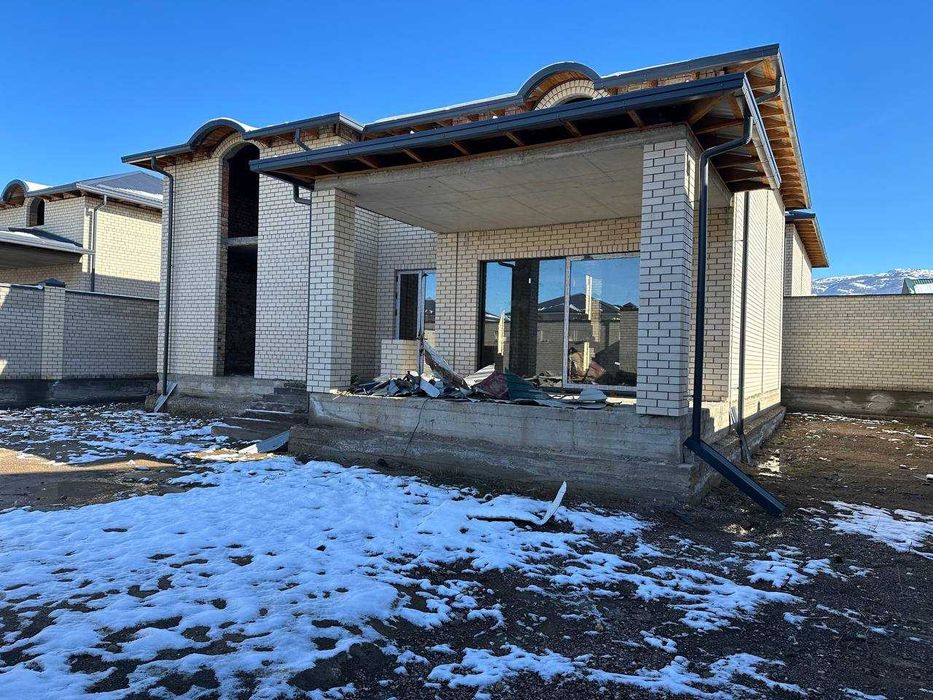 Дача-коттедж сотилади