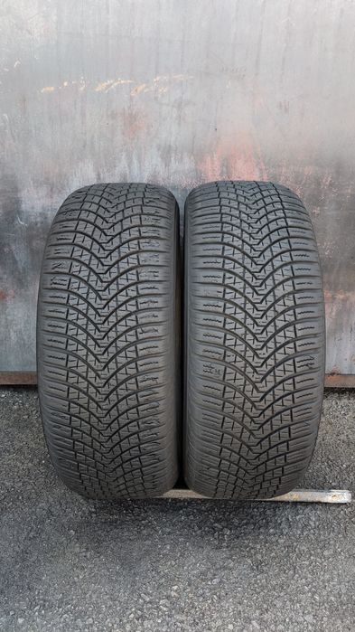 броя всесезонни гуми 205/55/16 Kumho Solus 4 Season 
dot23