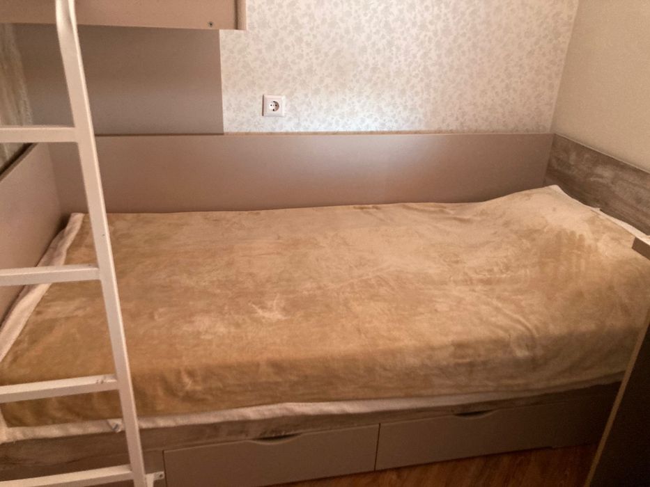 Двухъярусная кровать со шкафом